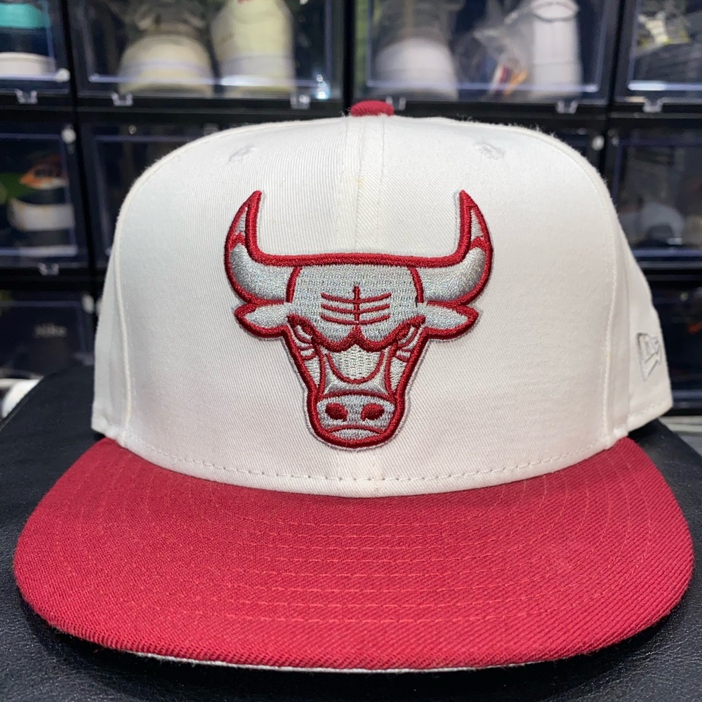 VTG CHICAGO BULLS SNAPBACK ADJUSTABLE HAT CAP • NEW ERA • SAIL MAROON JORDAN 6